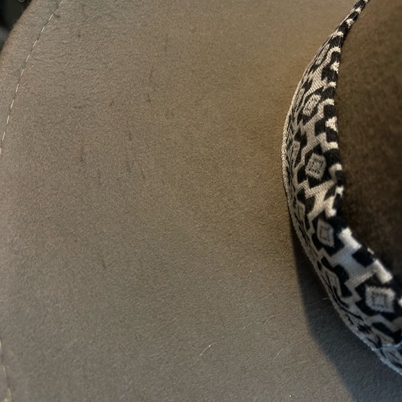 100% Wool hat. - Picture 5 of 6